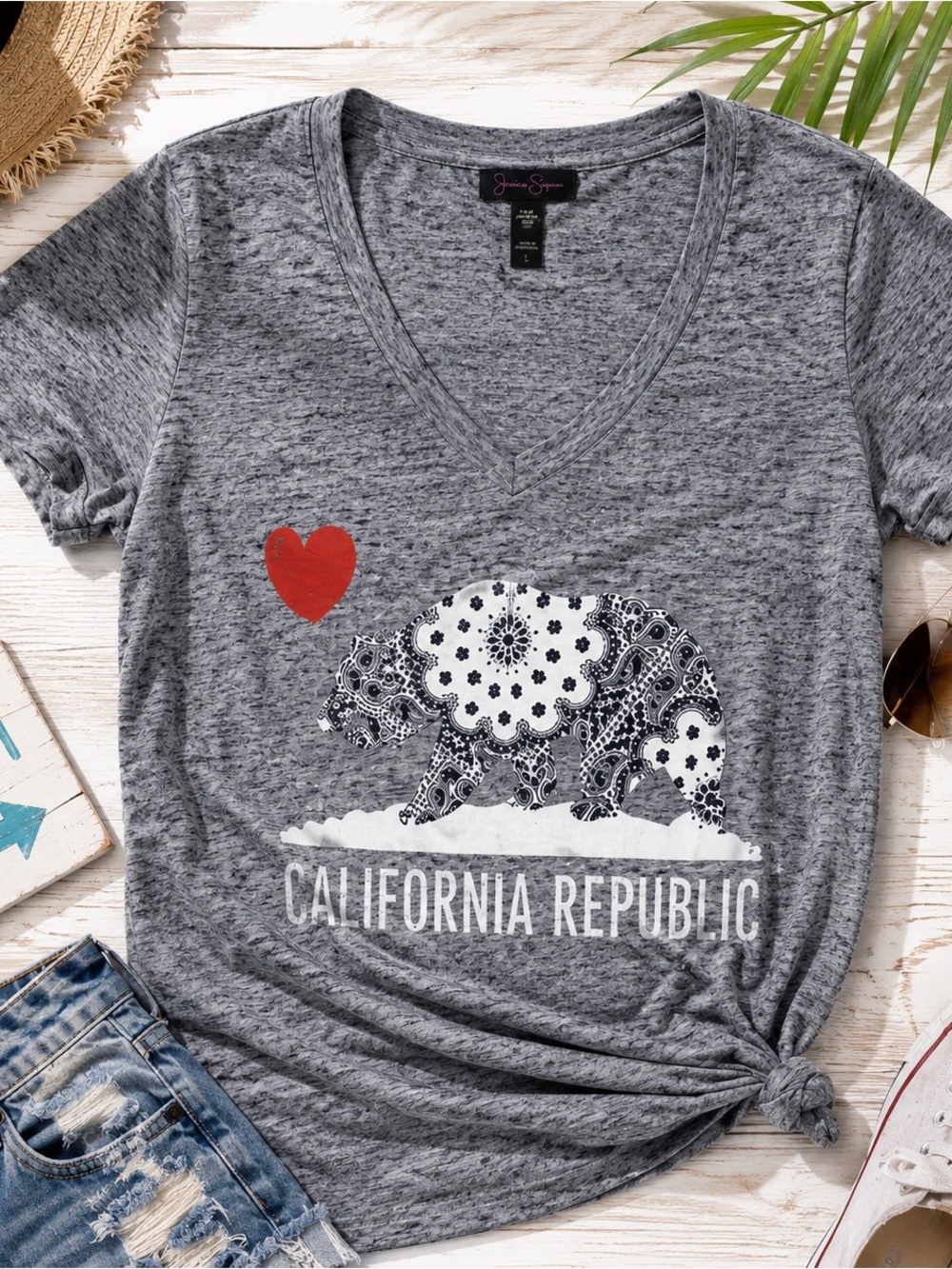 Hybrid Apparel California Republic Bear Graphic V Neck T Shirt Gray Women’s L - Picture 4 of 7
